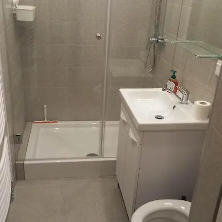 Apartmanovy Dom Rodiny Boejtoes Patince