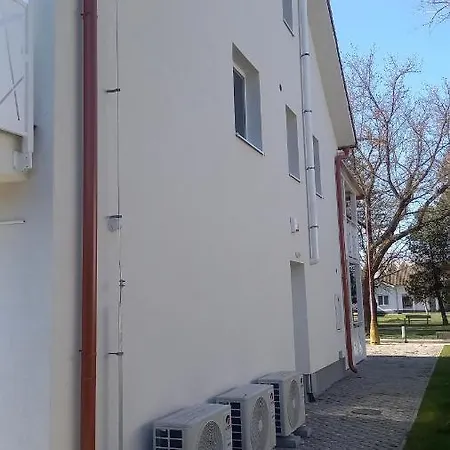 Appartamento Apartmánový Dom Rodiny Böjtös