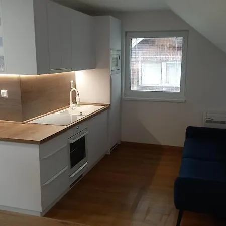 Apartmanovy Dom Rodiny Boejtoes Patince