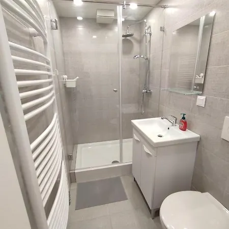 Apartmanovy Dom Rodiny Boejtoes Apartment