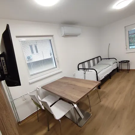 Apartmanovy Dom Rodiny Boejtoes Patince