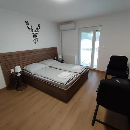 Apartmanovy Dom Rodiny Boejtoes Apartment