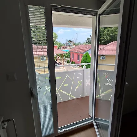 Apartmanovy Dom Rodiny Boejtoes