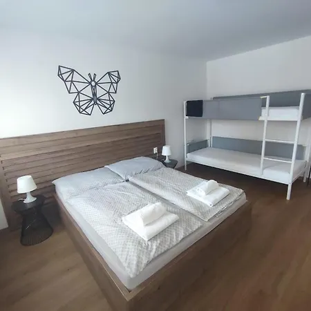 Daire Apartmanovy Dom Rodiny Boejtoes *