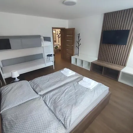 Apartmanovy Dom Rodiny Boejtoes Patince