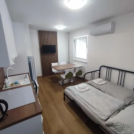 Apartmanovy Dom Rodiny Boejtoes * Patince