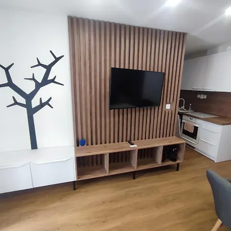 Apartmanovy Dom Rodiny Boejtoes Pat