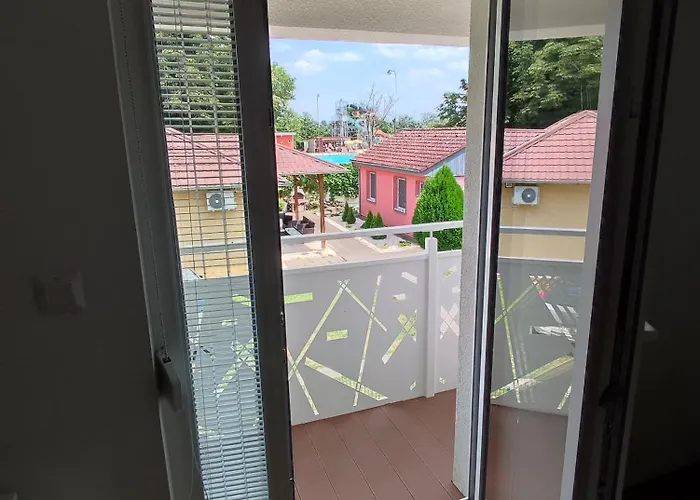 Apartmanovy Dom Rodiny Boejtoes