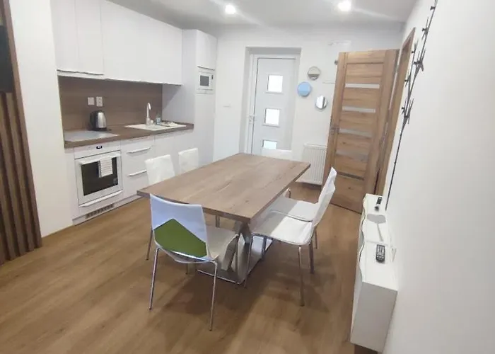 Apartmanovy Dom Rodiny Boejtoes